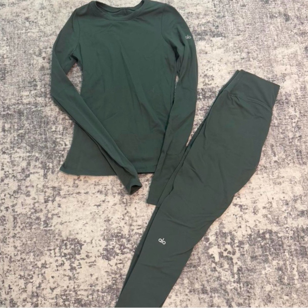 ALO Yoga Forest Green Activewear Set